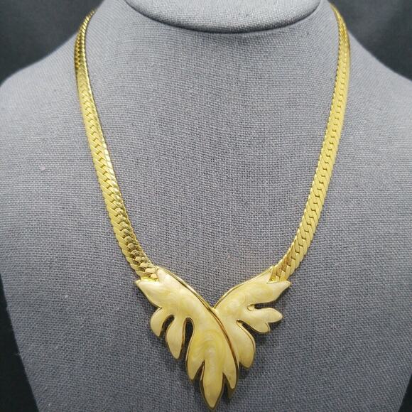 Vintage Napier Necklace, Beige Leaf Enamel, Gold Plated Chain, 18", 1980s - Picture 2 of 9